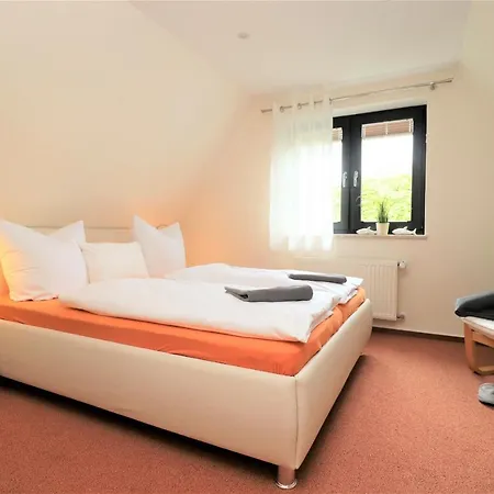 Ferienhaeuser Strandhaus Leo 度假居 *